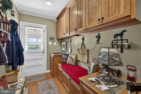 Entry Way - 3934 Rectortown Rd, Marshall, VA 20115 photo 4 of 4