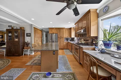 Kitchen - 3934 Rectortown Rd, Marshall, VA 20115 photo 4 of 8