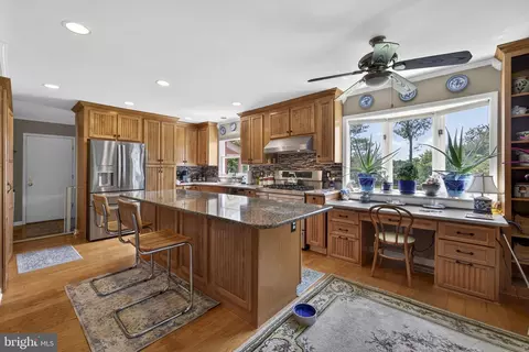 Kitchen - 3934 Rectortown Rd, Marshall, VA 20115 photo 6 of 8