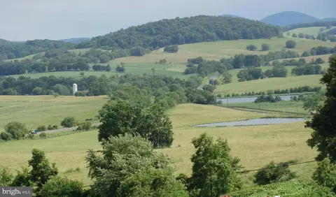10436 John S Mosby Hwy, Paris, VA 20130