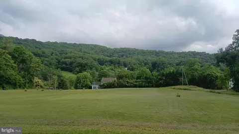 Carolyns Way, Linden, VA 22642