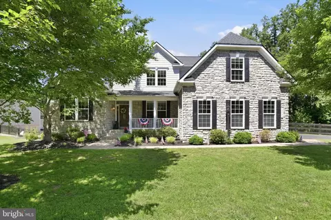 8046 Side Hill Dr, Warrenton, VA 20187