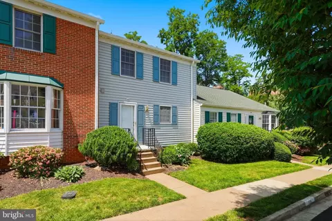 168 Fairfield Dr, Warrenton, VA 20186