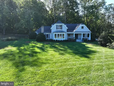 3167 Burrland Ln, The Plains, VA 20198