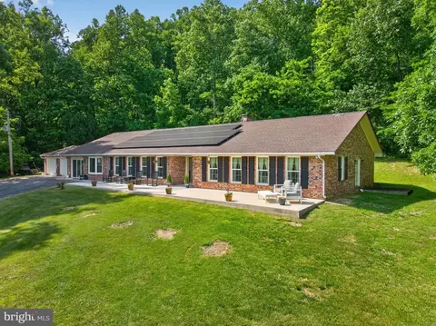 2710 Tuckers Ln, Linden, VA 22642