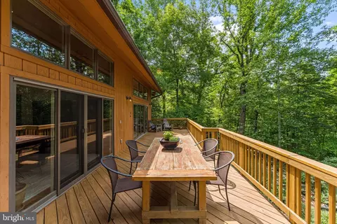 Exterior - 7923 Cub Dr, Marshall, VA 20115 photo 4 of 10