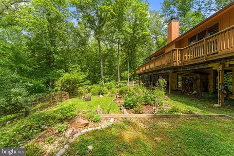 Exterior - 7923 Cub Dr, Marshall, VA 20115 photo 8 of 10