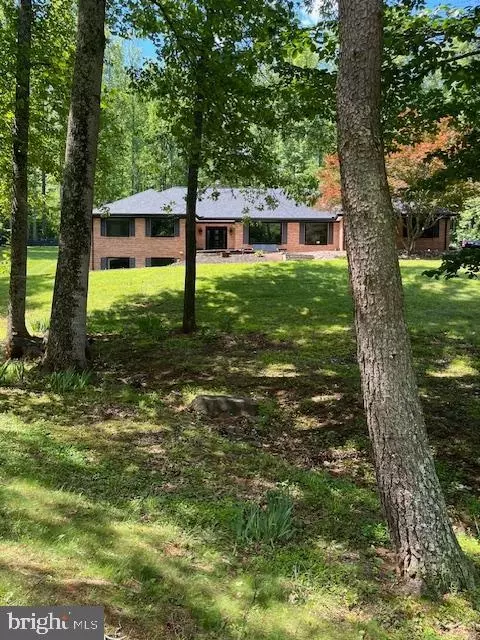 5920 Hunton Wood Dr, Broad Run, VA 20137