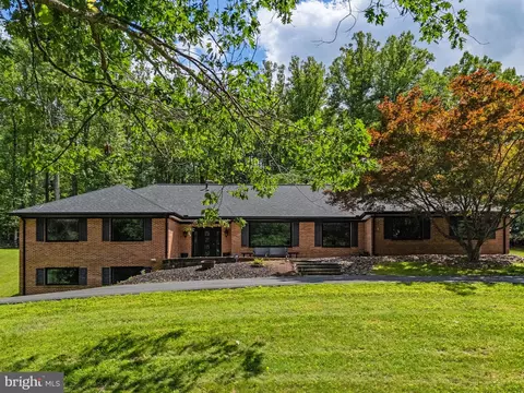5920 Hunton Wood Dr, Broad Run, VA 20137