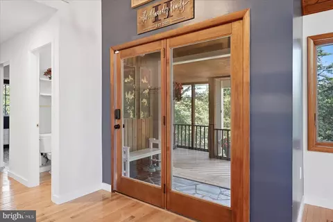 Entry Way - 5221 Mountain View Dr, Broad Run, VA 20137 photo 8 of 12
