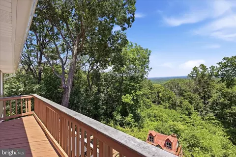 Exterior - 5221 Mountain View Dr, Broad Run, VA 20137 photo 25 of 29