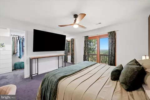 Bedroom - 5221 Mountain View Dr, Broad Run, VA 20137 photo 2 of 9
