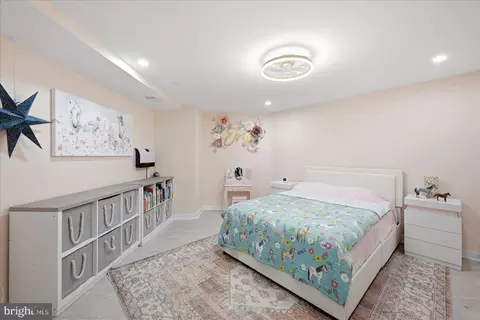 Bedroom - 5221 Mountain View Dr, Broad Run, VA 20137 photo 7 of 9