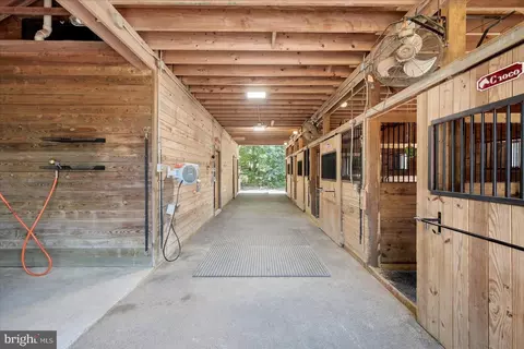 Entry Way - 5221 Mountain View Dr, Broad Run, VA 20137 photo 2 of 12