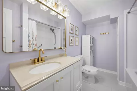 Bath - 5221 Mountain View Dr, Broad Run, VA 20137 photo 6 of 6