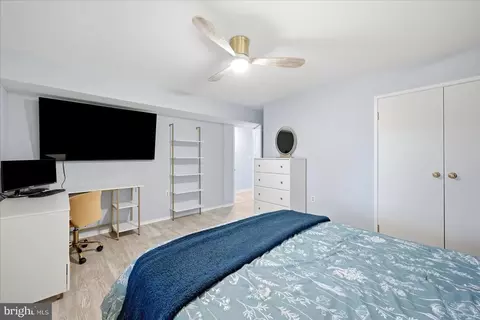 Bedroom - 5221 Mountain View Dr, Broad Run, VA 20137 photo 8 of 9