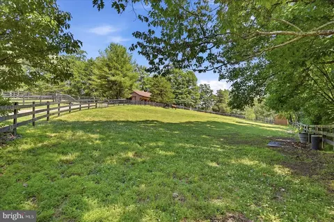 Exterior - 5221 Mountain View Dr, Broad Run, VA 20137 photo 4 of 29