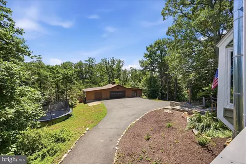 Exterior - 5221 Mountain View Dr, Broad Run, VA 20137 photo 20 of 29