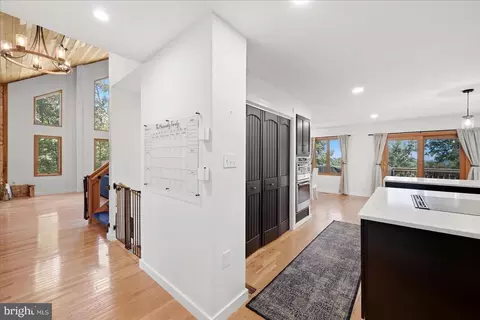 Entry Way - 5221 Mountain View Dr, Broad Run, VA 20137 photo 6 of 12