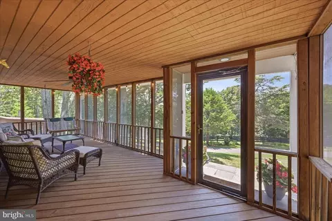 Exterior - 5221 Mountain View Dr, Broad Run, VA 20137 photo 26 of 29