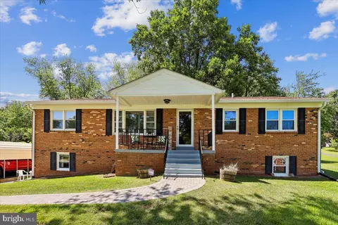 4586 Hillside Ct, Warrenton, VA 20187