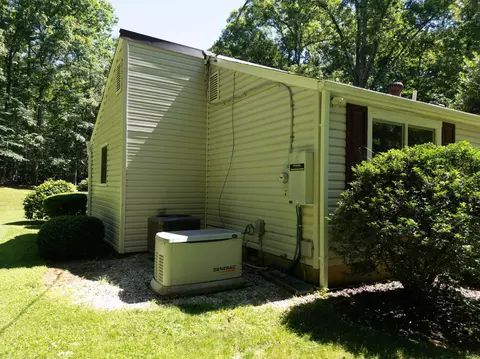 Exterior - 6067 Pilgrims Rest Rd, Broad Run, VA 20137 photo 4 of 18