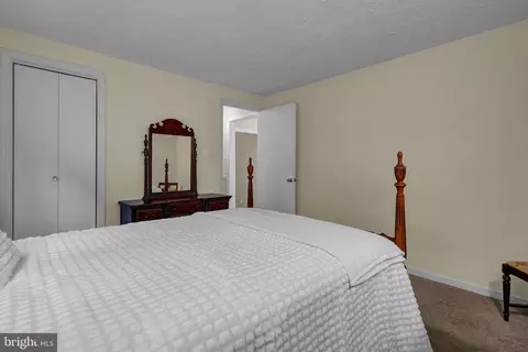 Bedroom - 6067 Pilgrims Rest Rd, Broad Run, VA 20137 photo 6 of 9