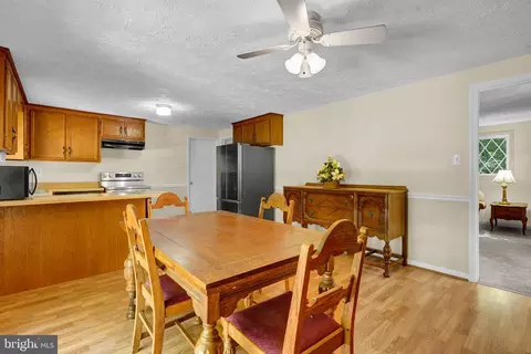 Dining - 6067 Pilgrims Rest Rd, Broad Run, VA 20137 photo 4 of 4