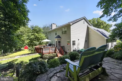 Exterior - 6404 Cotswold Way, Broad Run, VA 20137 photo 13 of 18