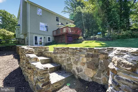 Exterior - 6404 Cotswold Way, Broad Run, VA 20137 photo 6 of 18