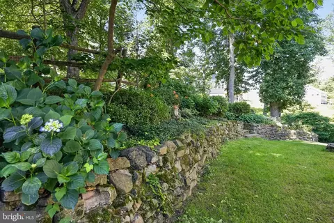 Exterior - 6404 Cotswold Way, Broad Run, VA 20137 photo 10 of 18