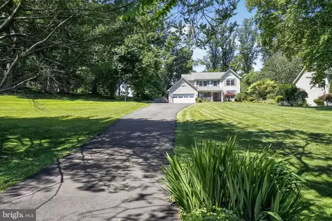 Exterior - 6404 Cotswold Way, Broad Run, VA 20137 photo 11 of 18