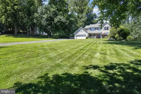 Exterior - 6404 Cotswold Way, Broad Run, VA 20137 photo 15 of 18