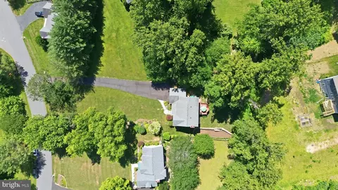 View/Area - 6404 Cotswold Way, Broad Run, VA 20137 photo 4 of 4