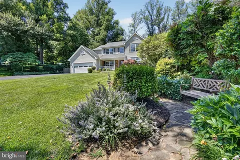 Exterior - 6404 Cotswold Way, Broad Run, VA 20137 photo 16 of 18