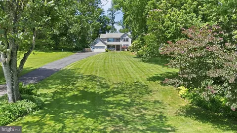 Exterior - 6404 Cotswold Way, Broad Run, VA 20137 photo 17 of 18