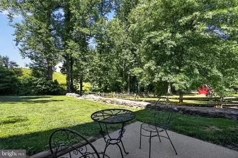 Exterior - 6404 Cotswold Way, Broad Run, VA 20137 photo 14 of 18