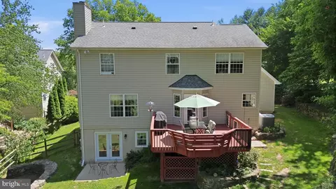 Exterior - 6404 Cotswold Way, Broad Run, VA 20137 photo 2 of 18