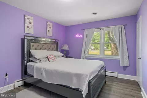 Bedroom - 4921 Dumfries Rd, Catlett, VA 20119 photo 1 of 3