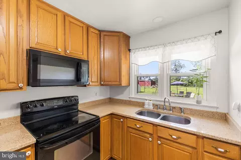 Kitchen - 4921 Dumfries Rd, Catlett, VA 20119 photo 3 of 3