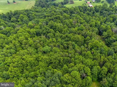 View/Area - 9914 Crest Ct, Marshall, VA 20115 photo 5 of 5