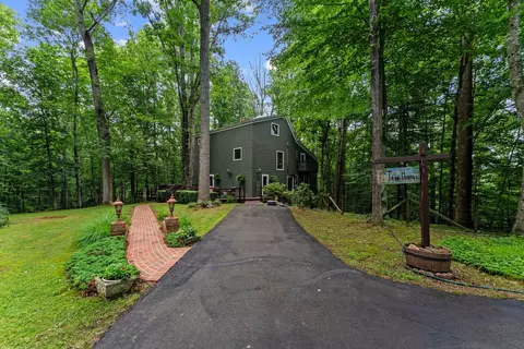 Exterior - 9914 Crest Ct, Marshall, VA 20115 photo 16 of 33