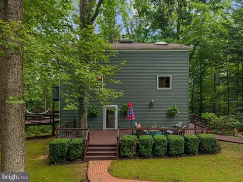 Exterior - 9914 Crest Ct, Marshall, VA 20115 photo 30 of 33