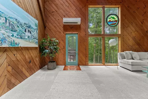 Entry Way - 9914 Crest Ct, Marshall, VA 20115 photo 7 of 18