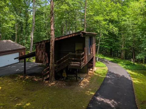 Exterior - 9914 Crest Ct, Marshall, VA 20115 photo 23 of 33