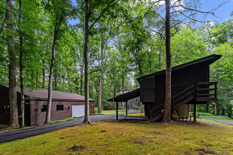 Exterior - 9914 Crest Ct, Marshall, VA 20115 photo 19 of 33