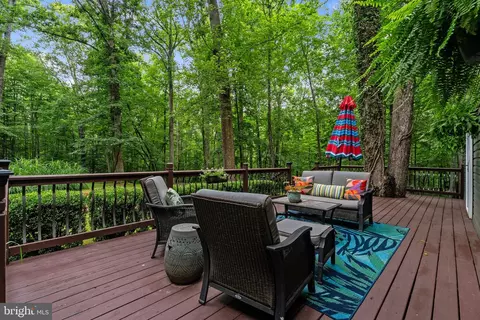 Exterior - 9914 Crest Ct, Marshall, VA 20115 photo 6 of 33