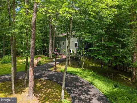 Exterior - 9914 Crest Ct, Marshall, VA 20115 photo 25 of 33