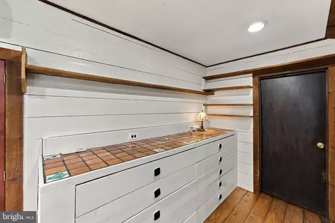 Entry Way - 9914 Crest Ct, Marshall, VA 20115 photo 1 of 18