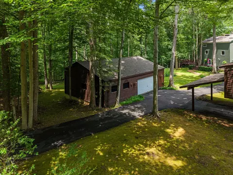 Exterior - 9914 Crest Ct, Marshall, VA 20115 photo 21 of 33